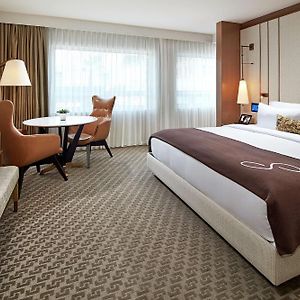 Deluxe King Room Hearing Access